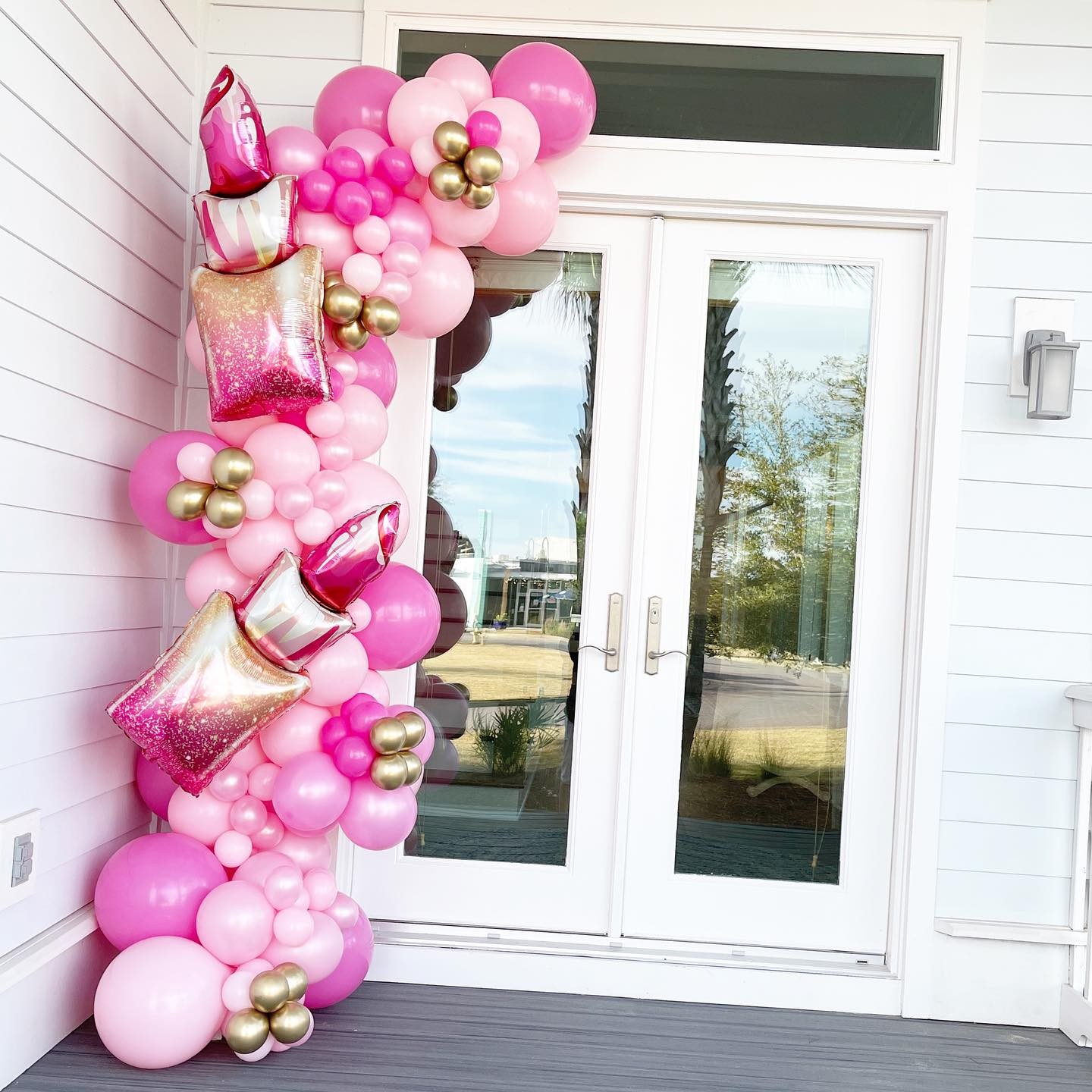Let’s go girls! 💄👄 

Featuring:
9 ft deluxe garland + foil add ons

 
#lipstickballoons #bacheloretteparty #bachparty #30abachelorette #pinkballoons #girlsweekend #spaparty #balloongarland #balloons #organicballoongarland #balloonboutique #balloonartist #balloonstylist #partystylist #letsgogirls #instalove