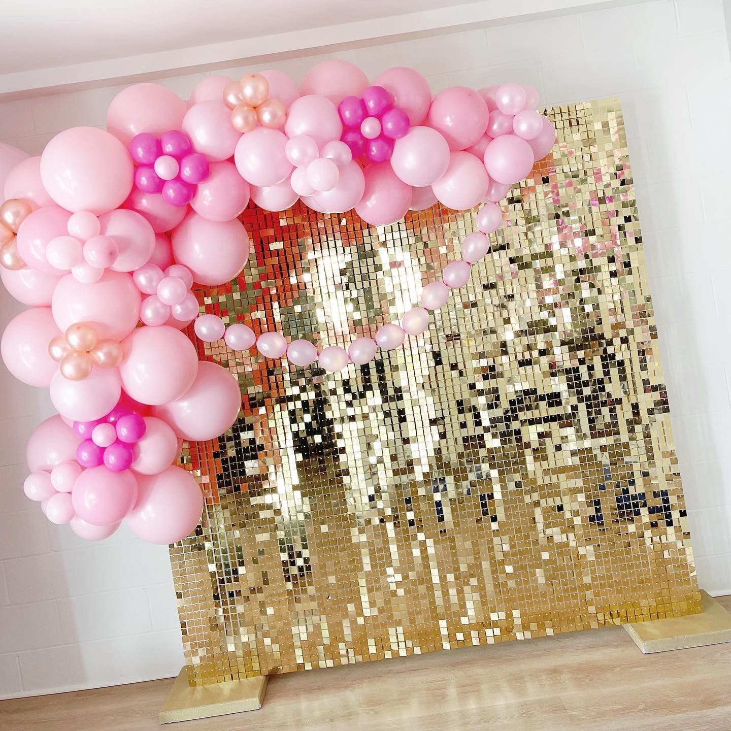 Give us all the PINK! 💕💕💕

Featuring:
- 7x7 sequin wall rental 
- 8 ft. Garland 

#sequinwall #shimmerwall #pinkballoons #balloongarland #eventplanner #eventstylist #partydecorations #partystylist