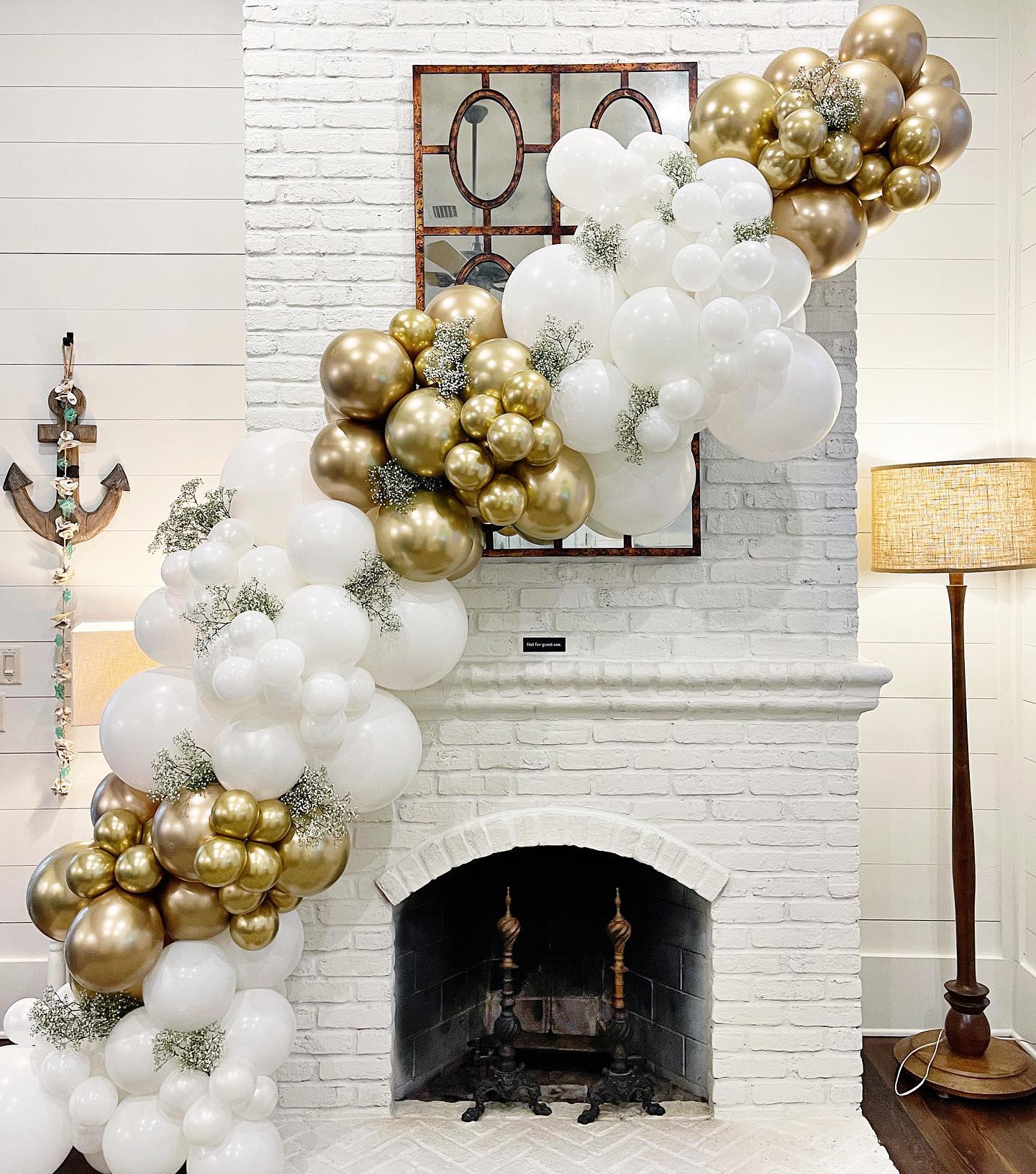 The perfect backdrop decor for your bridal brunch and the “getting ready” bridal team photos! 

#weddingballoons #organicballoons #balloongarland #balloondecor #bridetobe #bridalbrunch #balloonstylist #30awedding #watercolorfl #30aballoons #balloons #eventstylist #partystylist