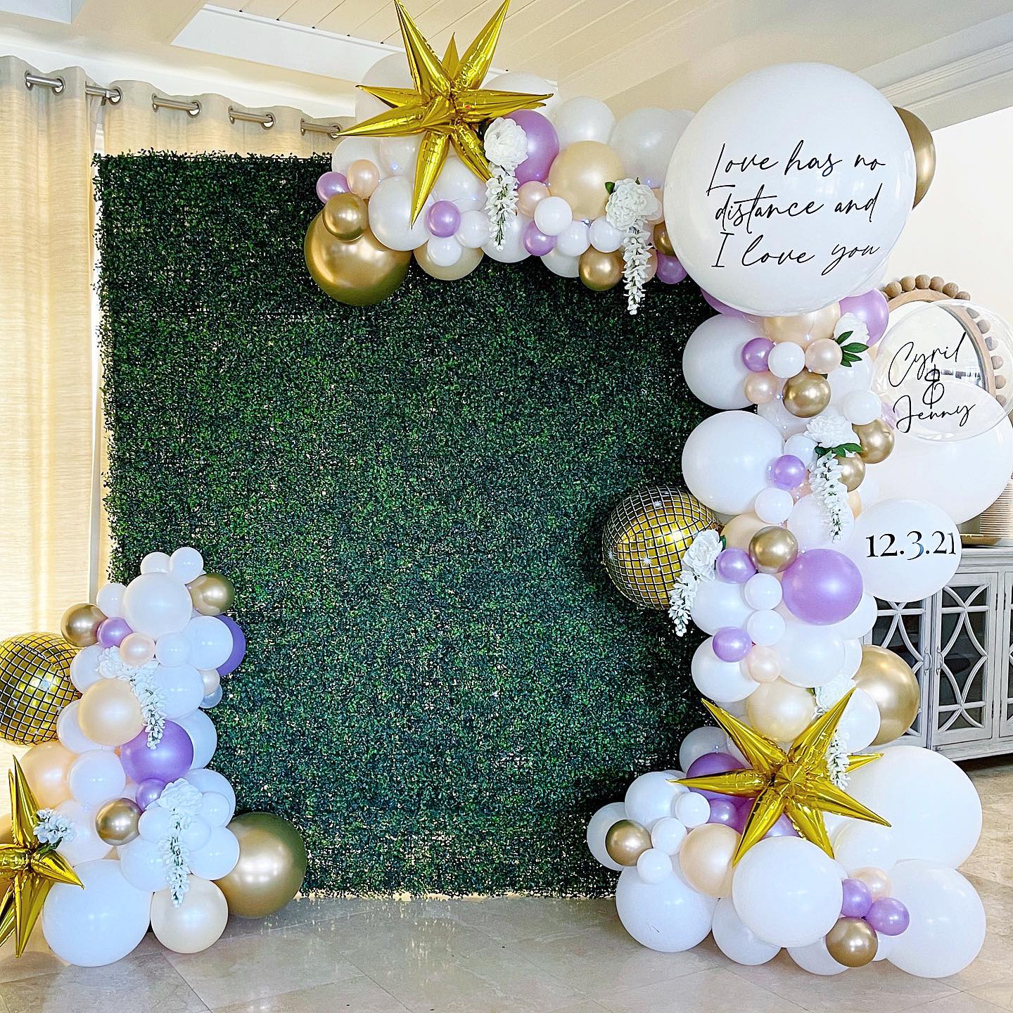 “Love has no distance” 

#weddingreception #backdrop #balloongarland #organicballoons #balloondecor #weddingballoons #ballooninstallation #weddingday #photobooth #discoparty #wedding #hedgewall #proprental #destinballoons #destin